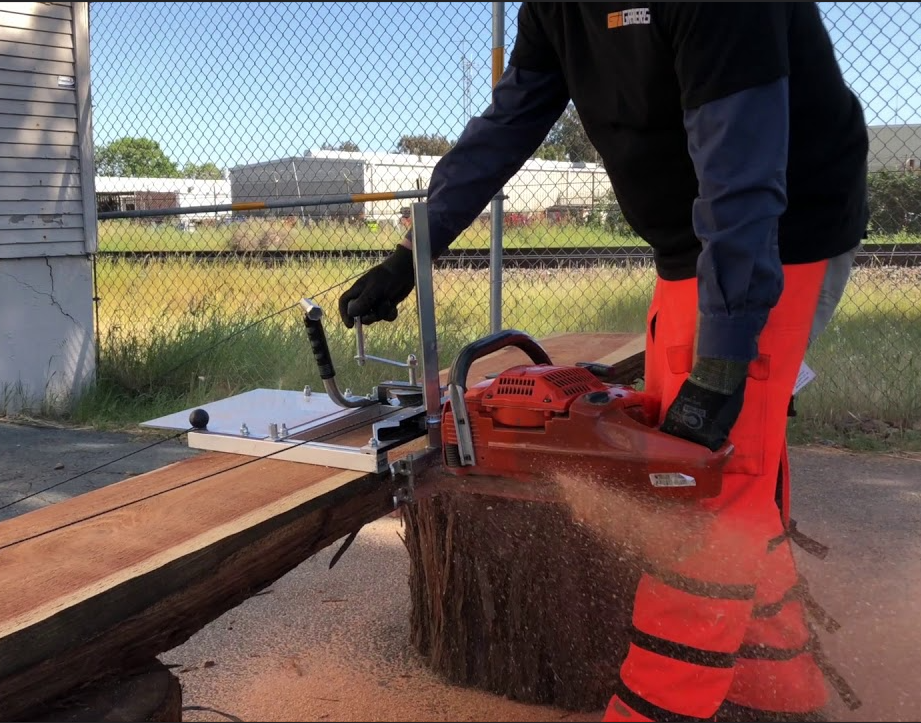 Alaskan Chainsaw Mill Kit - featured image