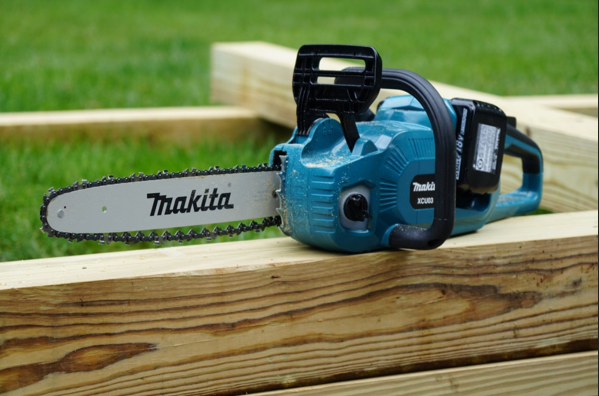 Makita battery operated chainsaws